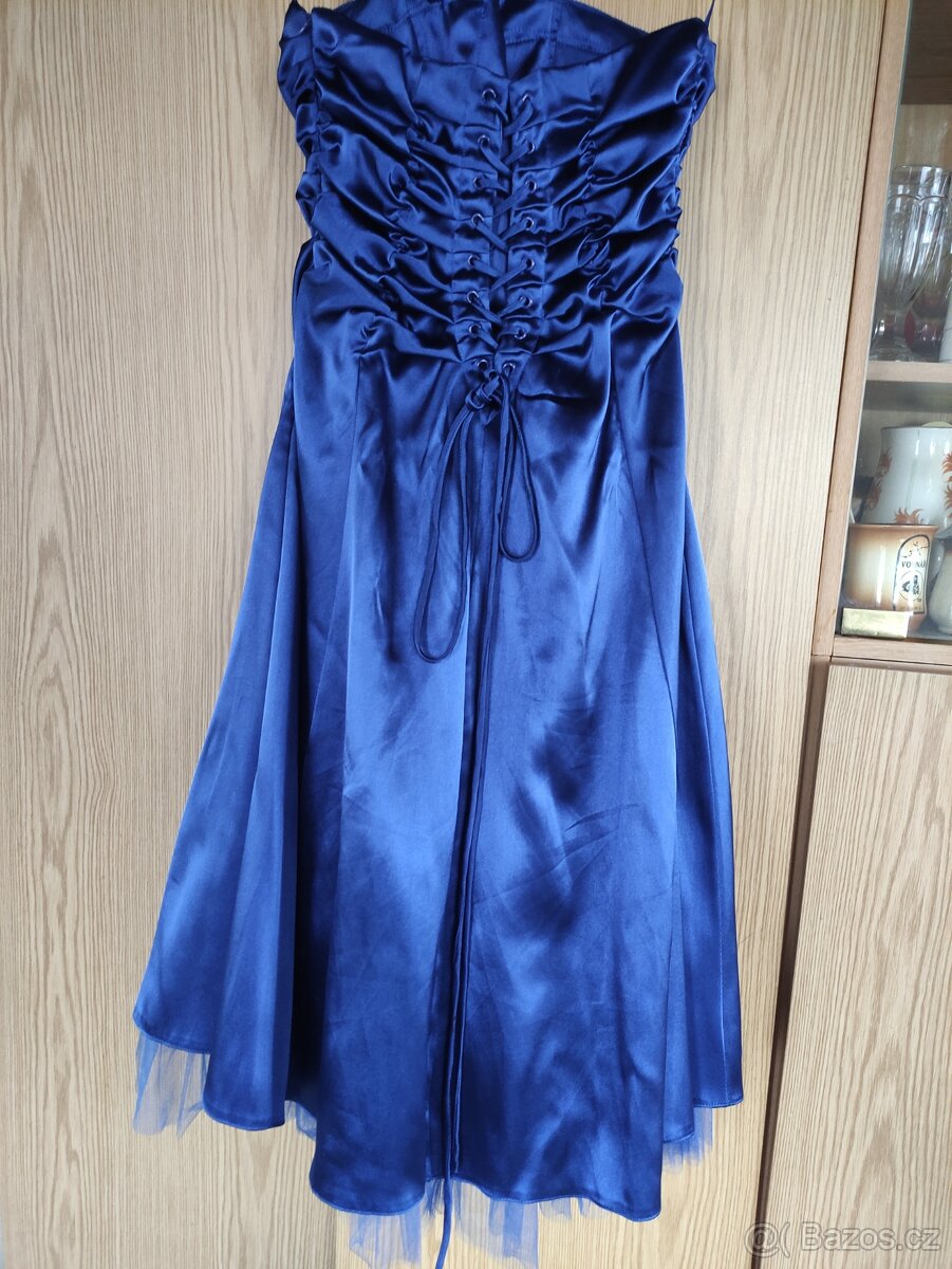 Plesové šaty, vel . S - 3