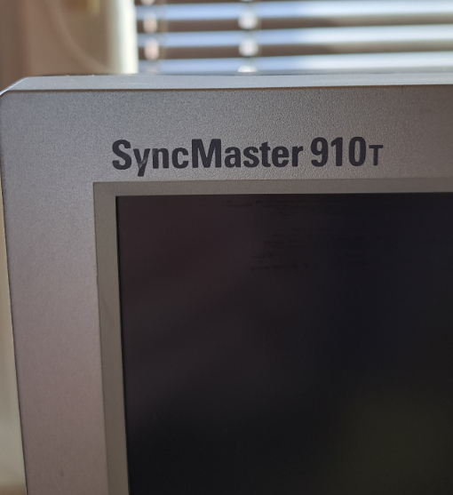LCD monitor Samsung SyncMaster 910T - 3
