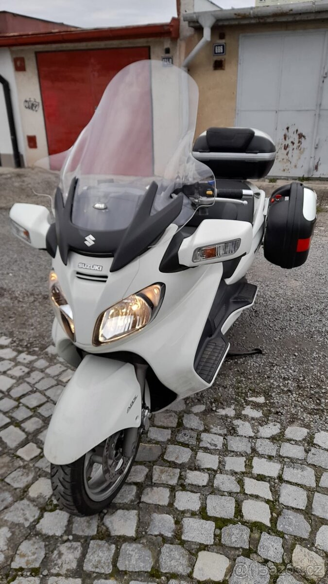 Suzuki Burgman 650 - 3