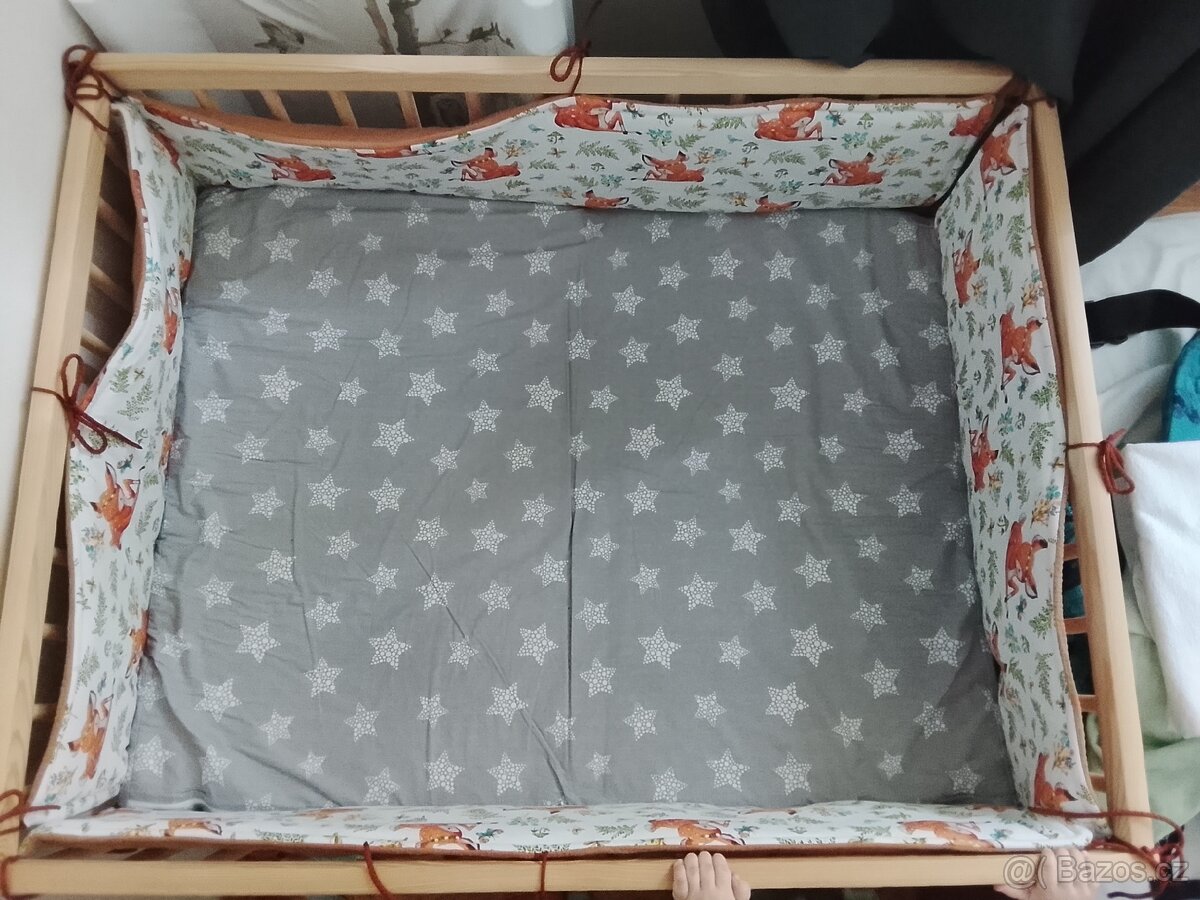 Dřevěná dětská postýlka/ohrádka - 3