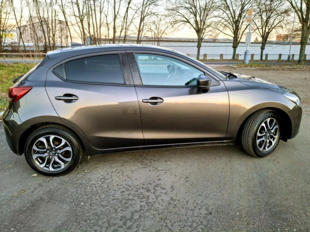 Mazda 2,1.5 benzin 66 kw max. výbava - 3