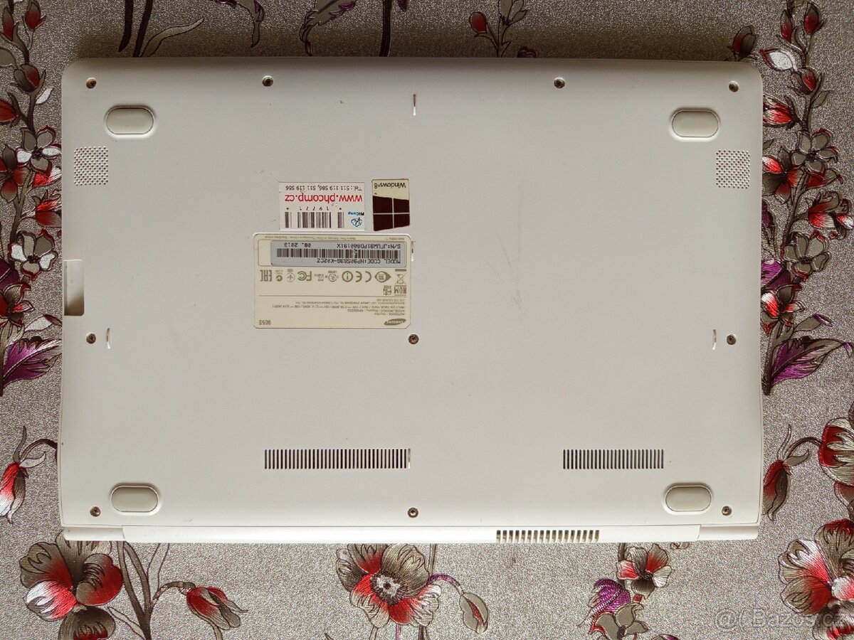 Samsung 905s model: np905s3g na náhradní díly. - 3