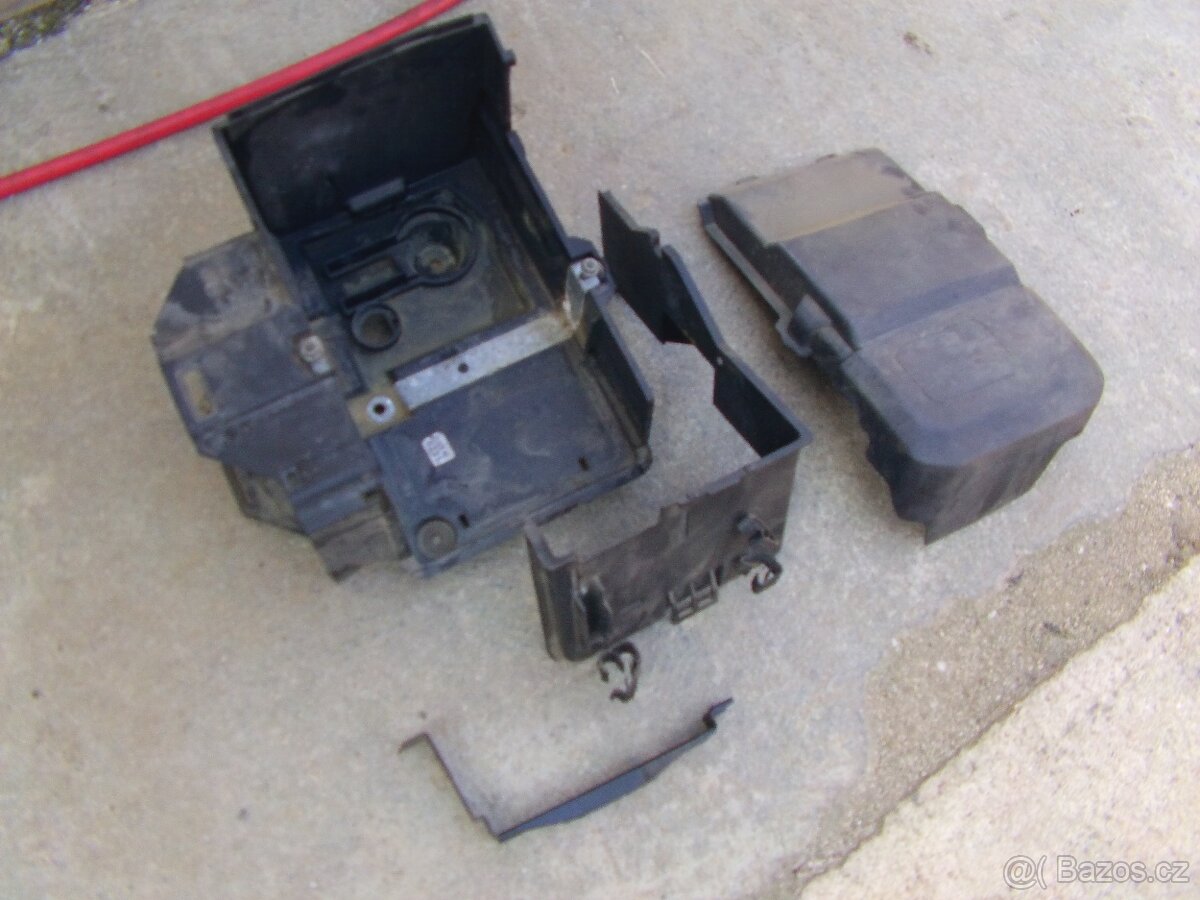 Kryty akumulátoru Ford Focus II,C-MAX - 3