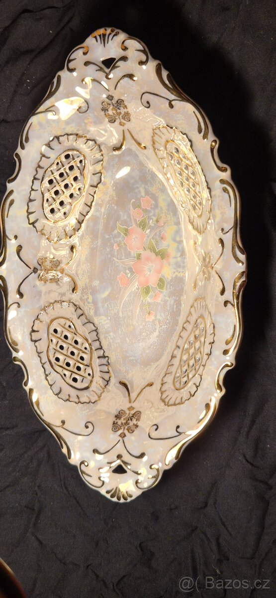 Porcelánová mísa,prořezávané vzory ,zlacené linie - 3