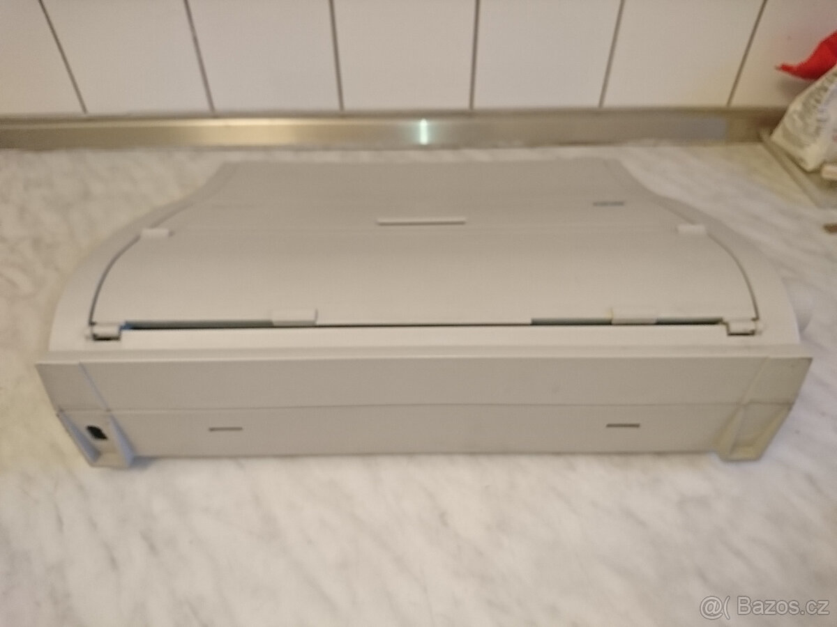 Elektrický psaci stroj přenosný - 3