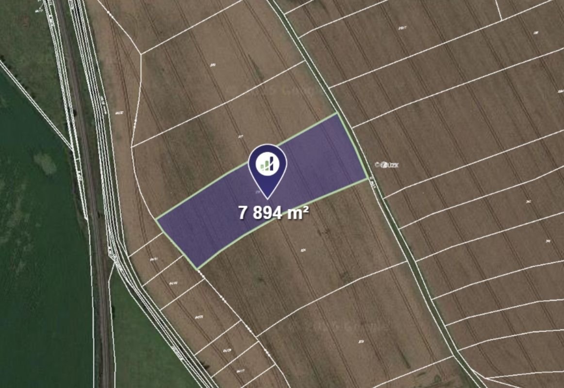 Prodej podílu 1/2 pole 16 402 m², Dobrovice - 3