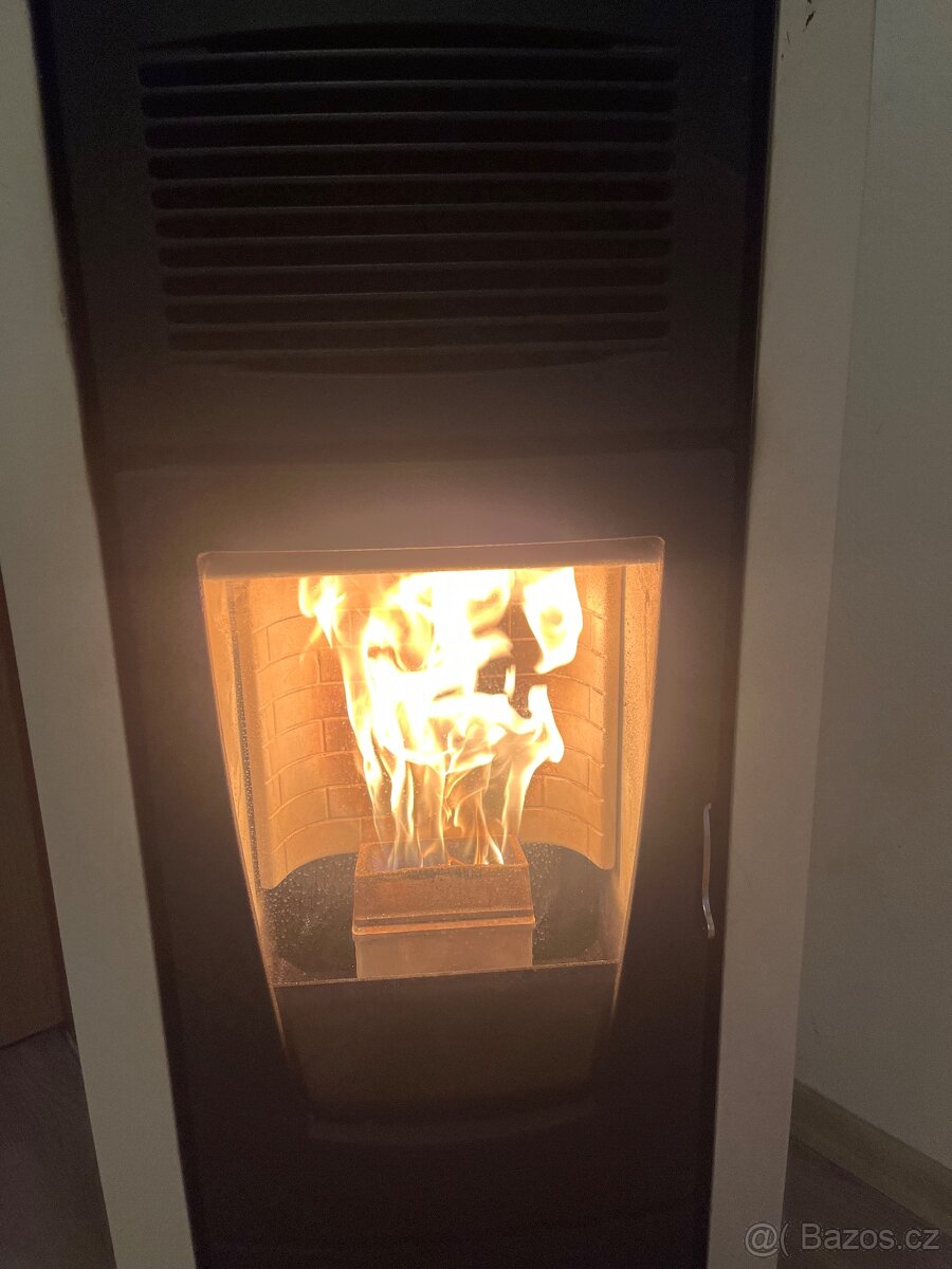 Peletová teplovzdušná kamna 8 kW - 3