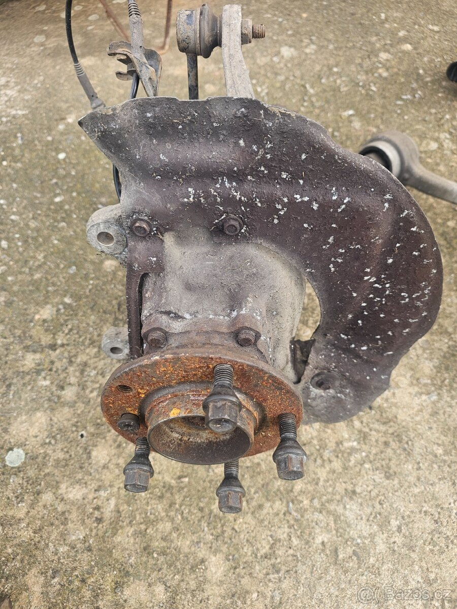 Těhlice, Třmen, Náboj kola, brzdiče BMW E60 E61 - 3