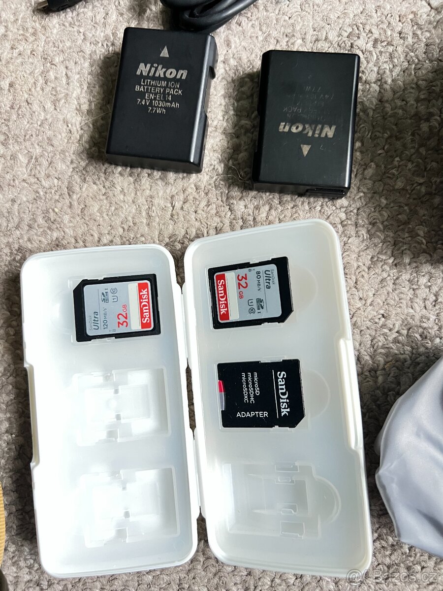 Nikon D5100 s příslušenstvím - 3