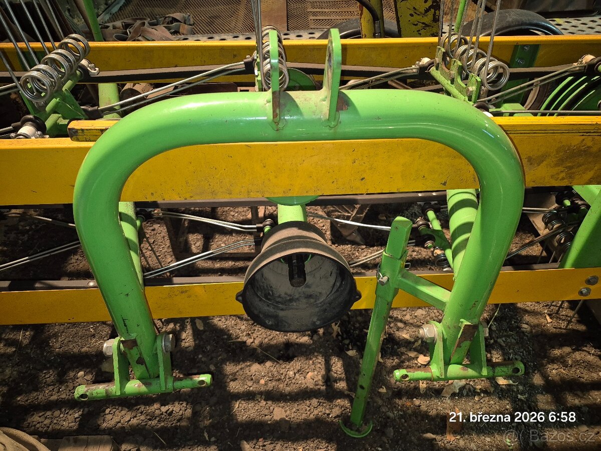 Prodám nesený pásový obraceč a shrnovač sena - 3