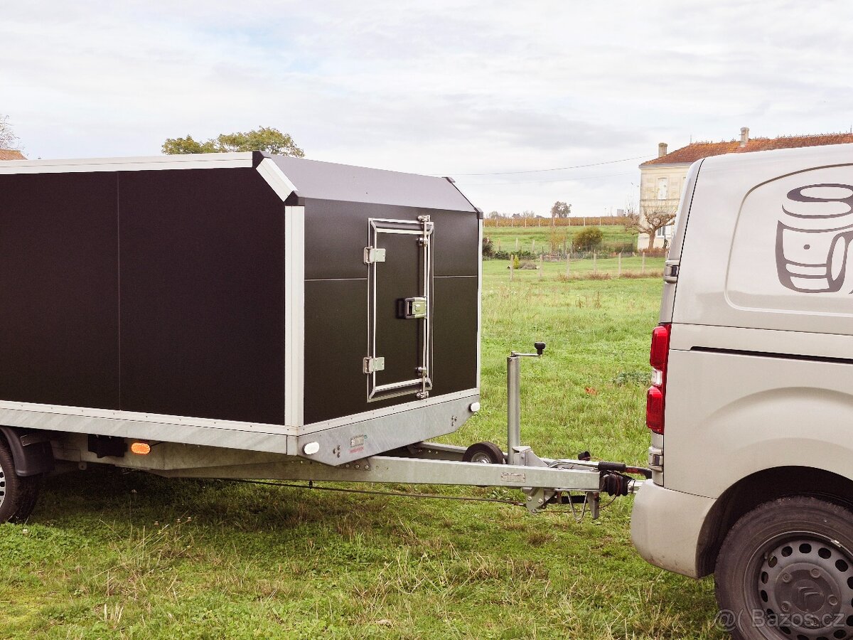 Nákladní přívěs skříň 2500kg - 3