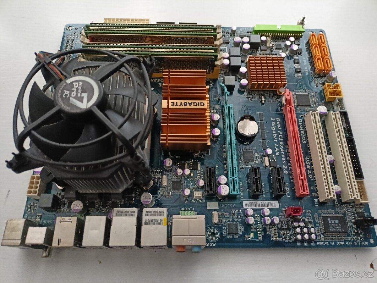 Gigabyte EP45-DS3R + CPU + RAM - 3