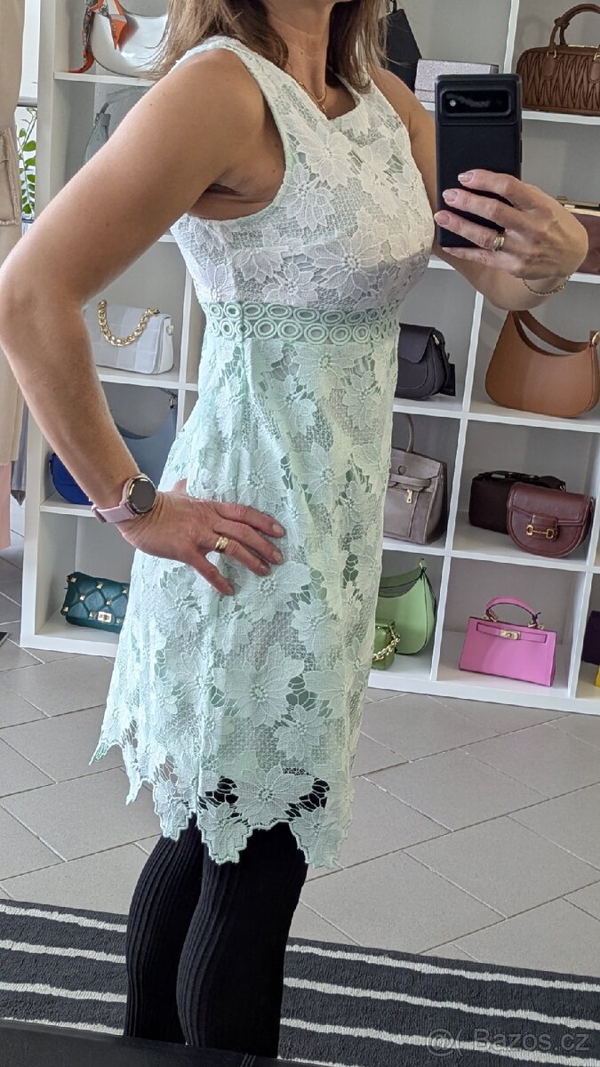 Dámské krajkové pouzdrové šaty Orsay - 3