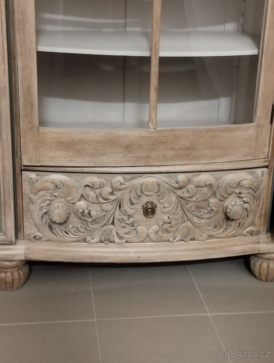 Starožitná skříň - 3