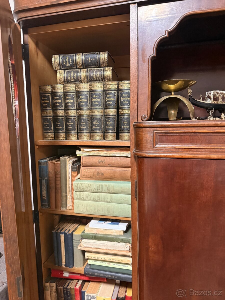 Starožitná skříň - 3