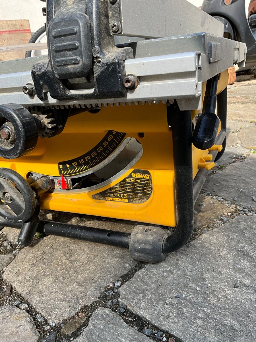 Stolní pila DeWALT DW 745 qs - 3