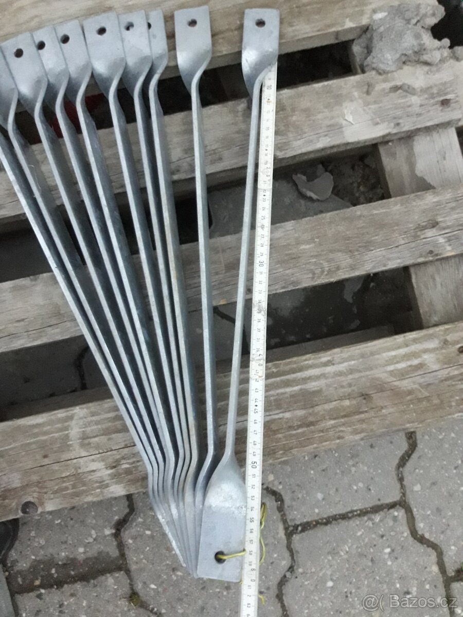 Úchyt plotové výplně BEST - 3
