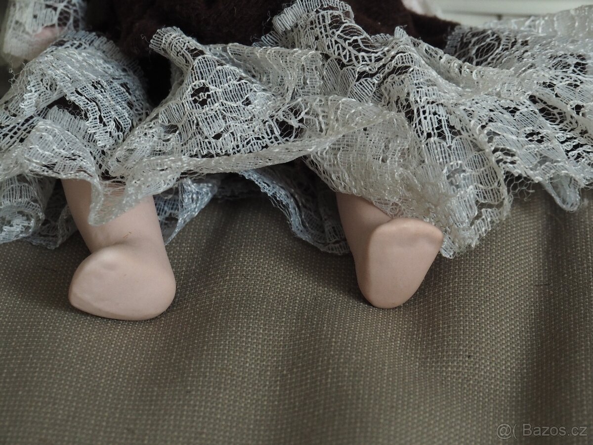 Porcelánová panenka - malá bosá - 3