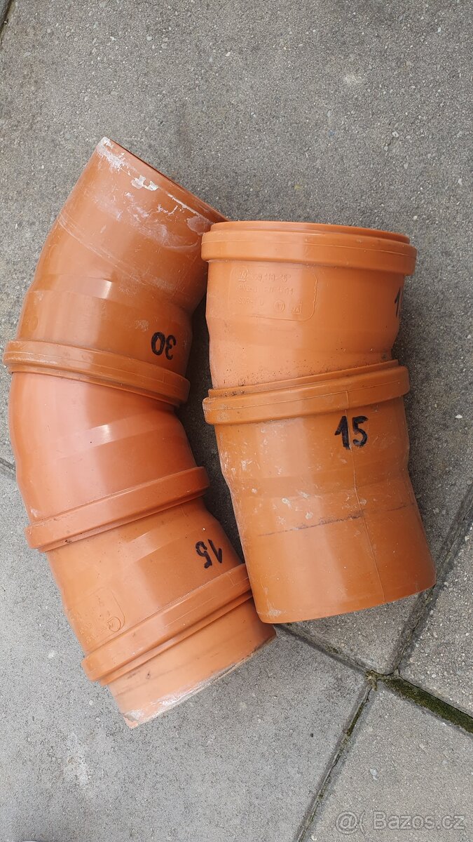 Kanalizační trubky, kolena, odbočky, redukce, atd. - 3