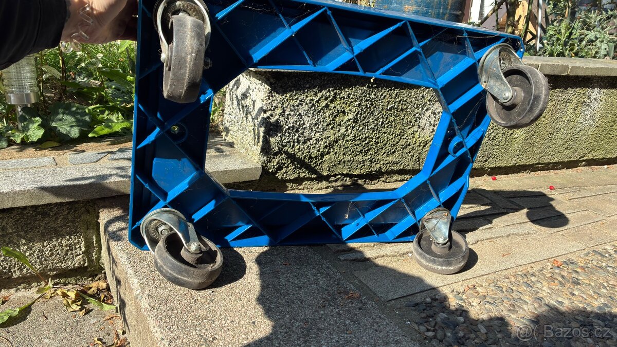 🧰 Kovové přepravní vozíky / plošiny s otočnými kolečky - 3