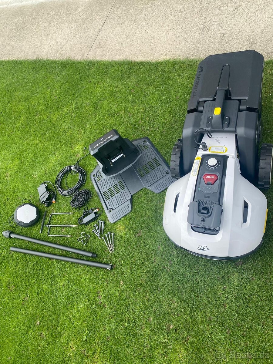 YUKA 2000 s košem (Robotická sekačka s GPS) - 3