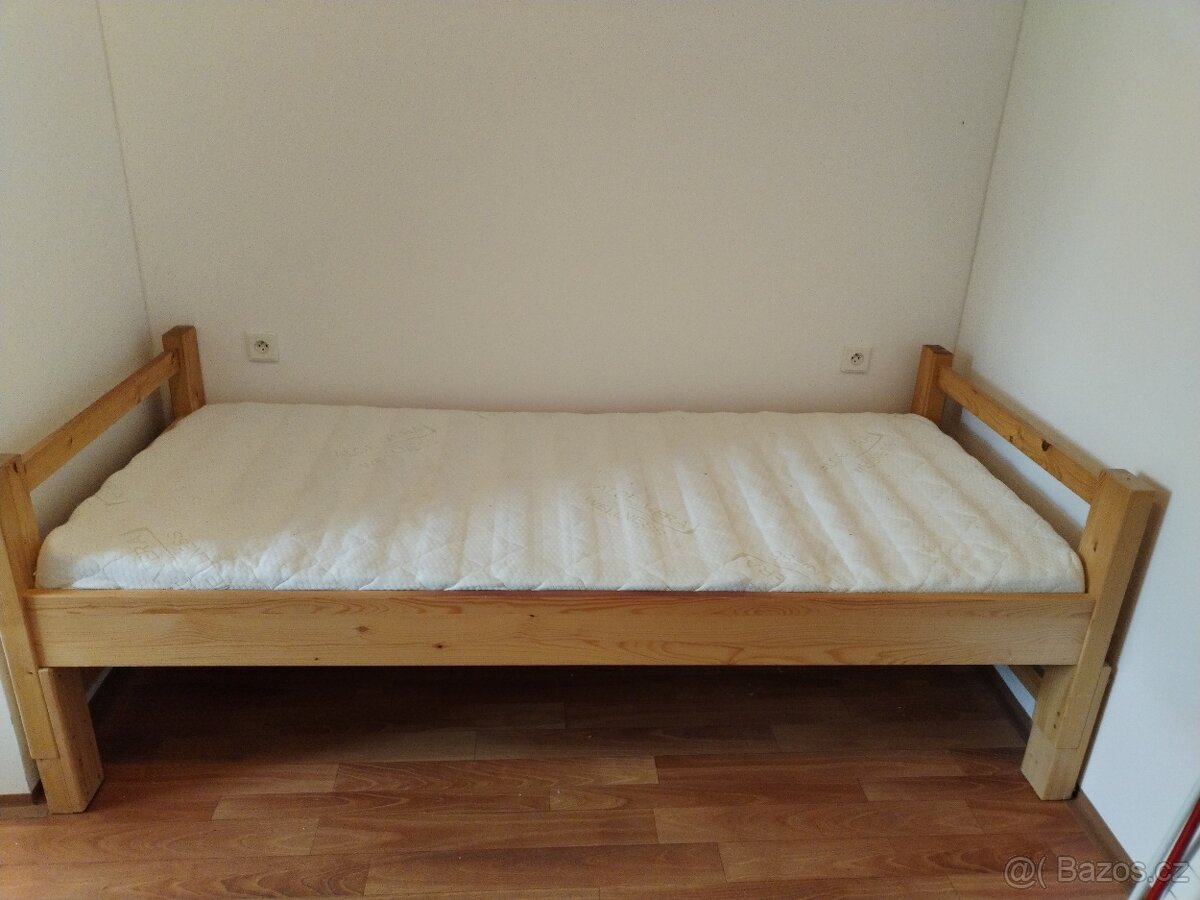 Dřevěná postel - 3