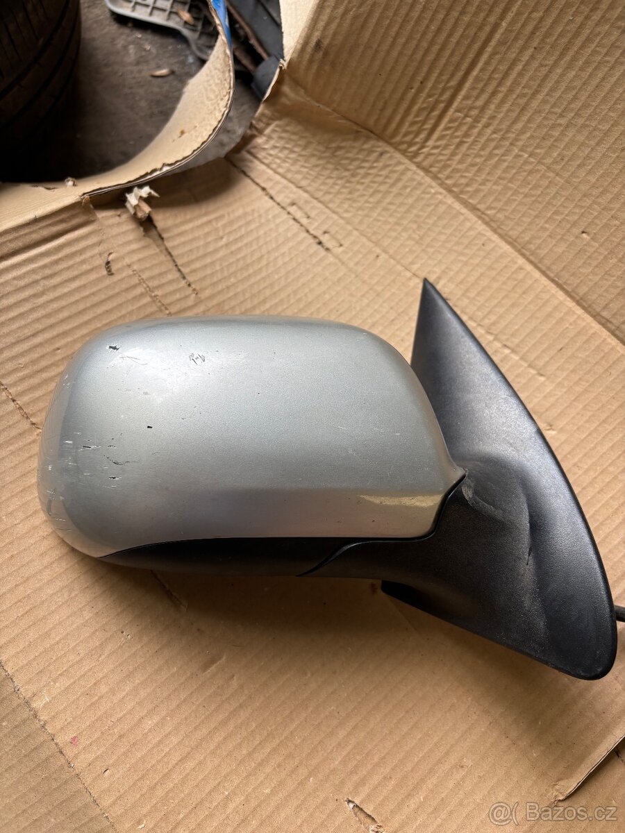 ZRCÁTKO ŠKODA FABIA - 3