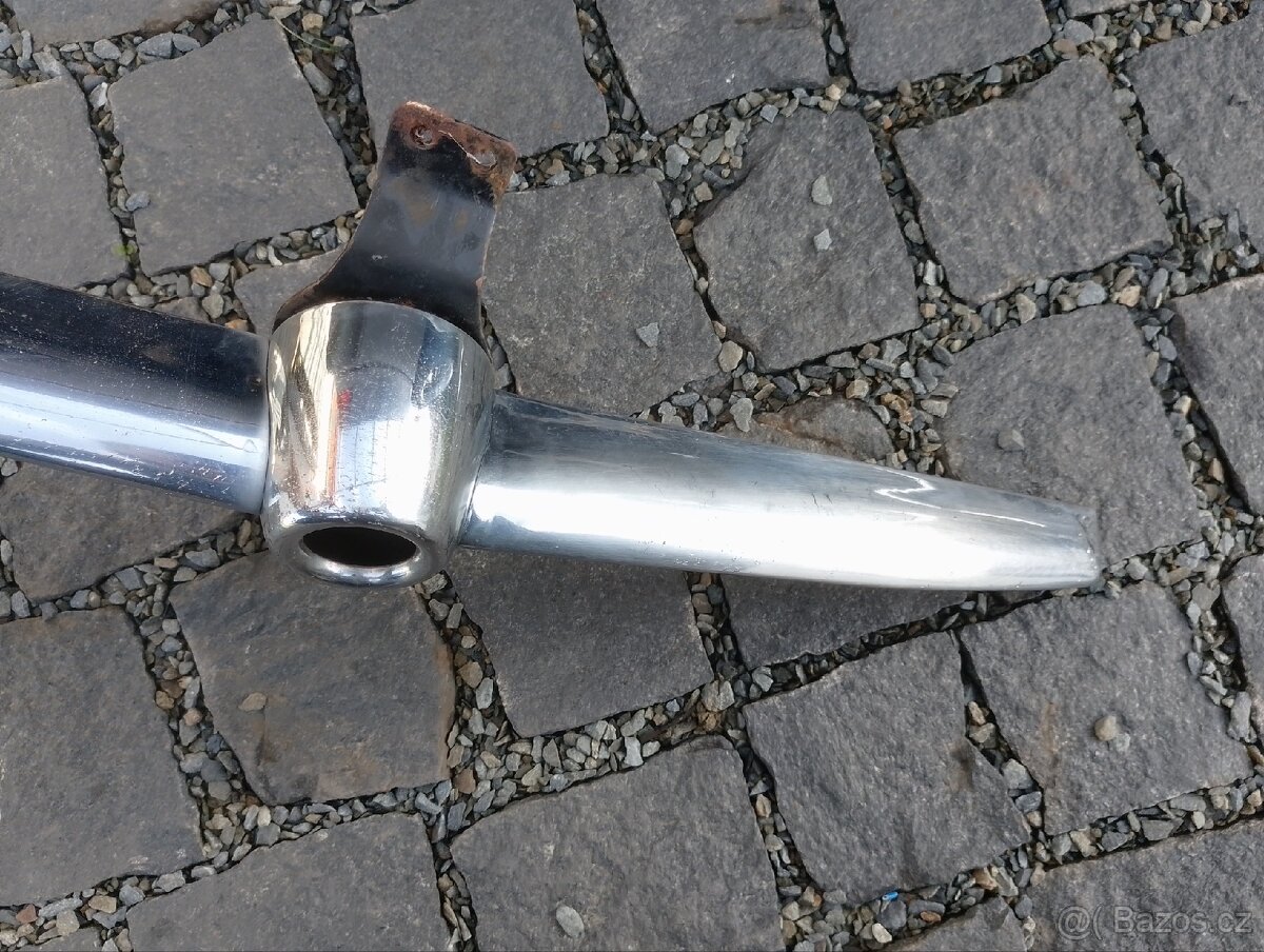 Tatra 603-1 lišta zadního nárazníku - 3