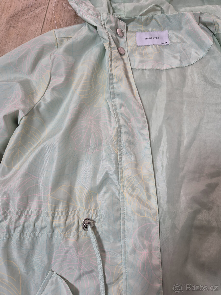 Lehká dívčí parka vel. 146 zn. Reserved - 3