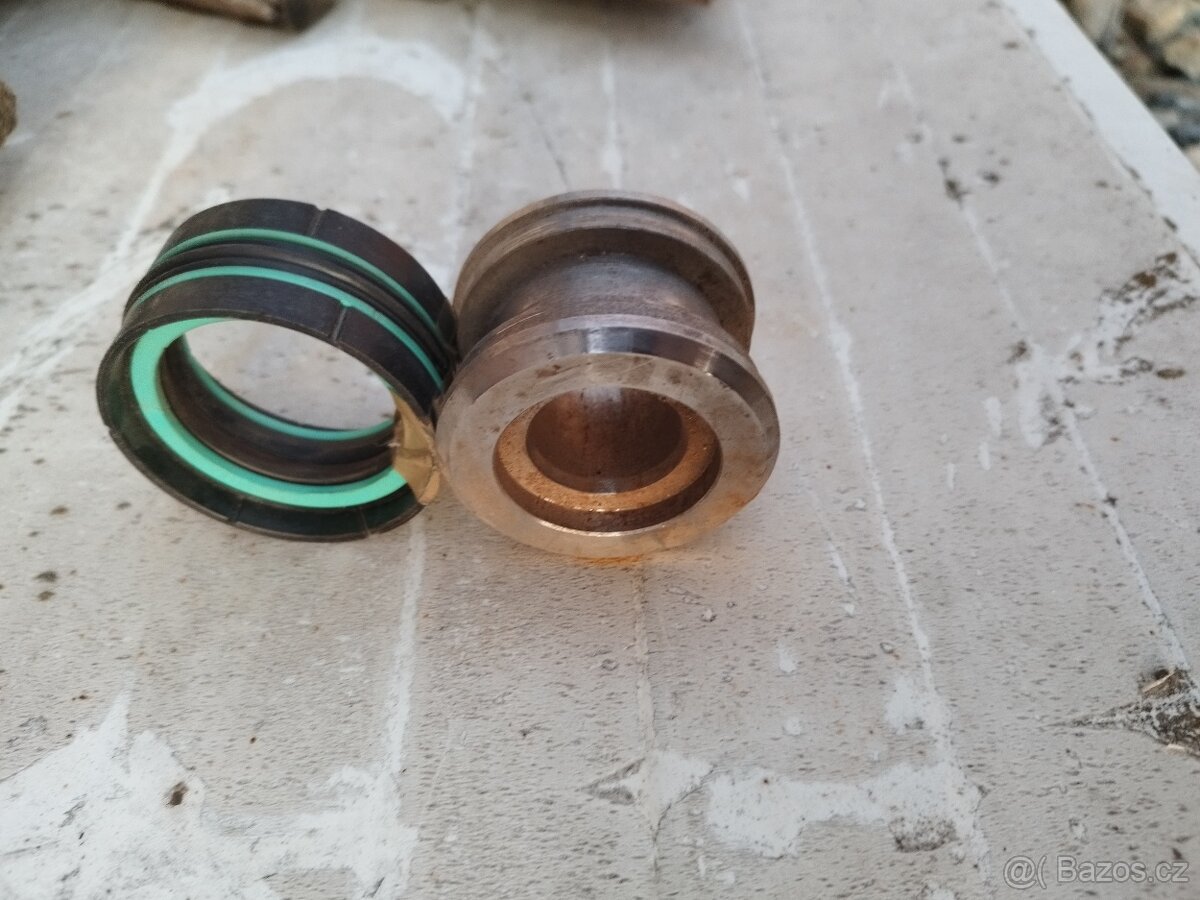 Díly na Nakladač T174 - 3