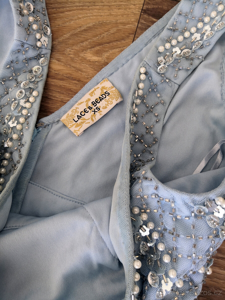 Blankytně modré šaty Lace & Beads - 3