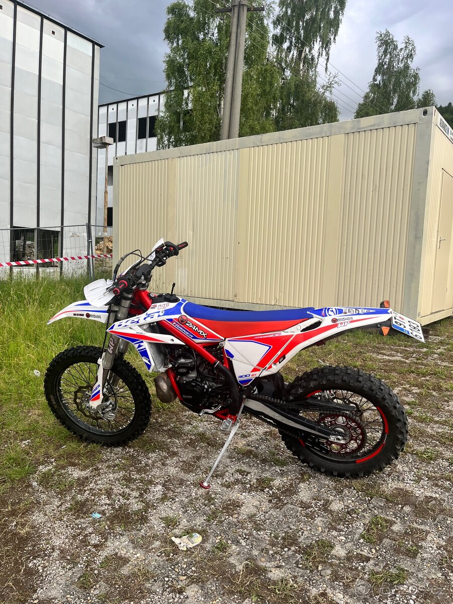 Beta 300 Xtrainer| 52mth | 2022 | zvednuta