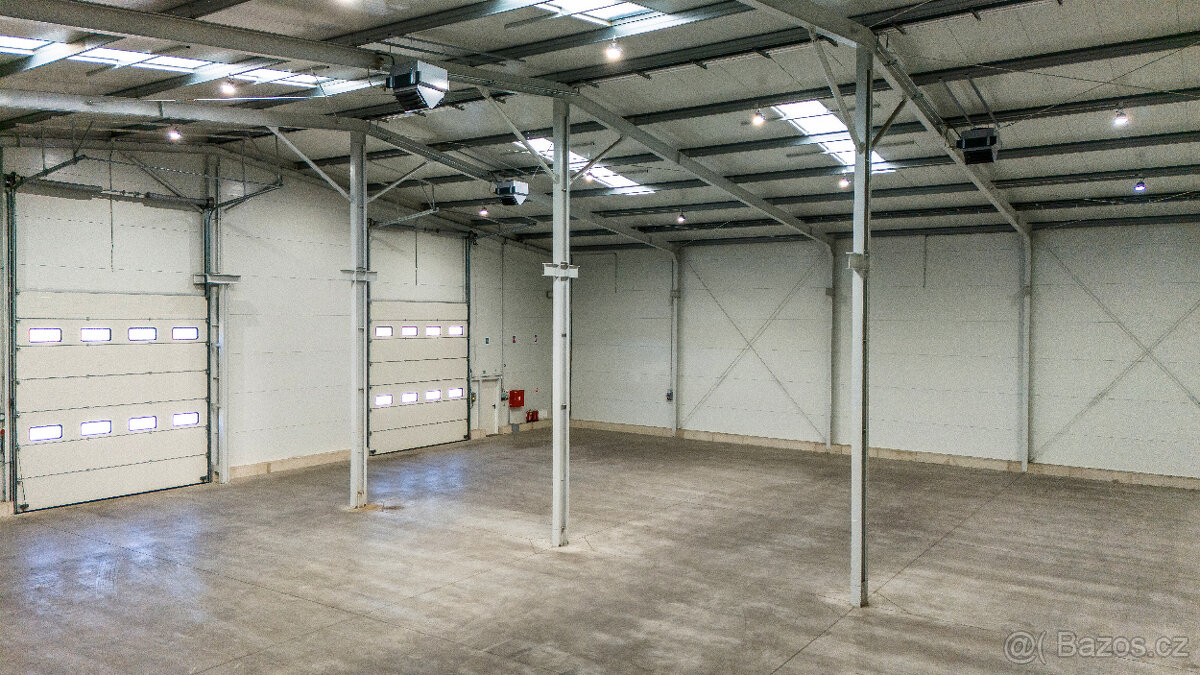 Pronájem skladovací haly o užitné ploše 1483 m², popř. 743 m - 3