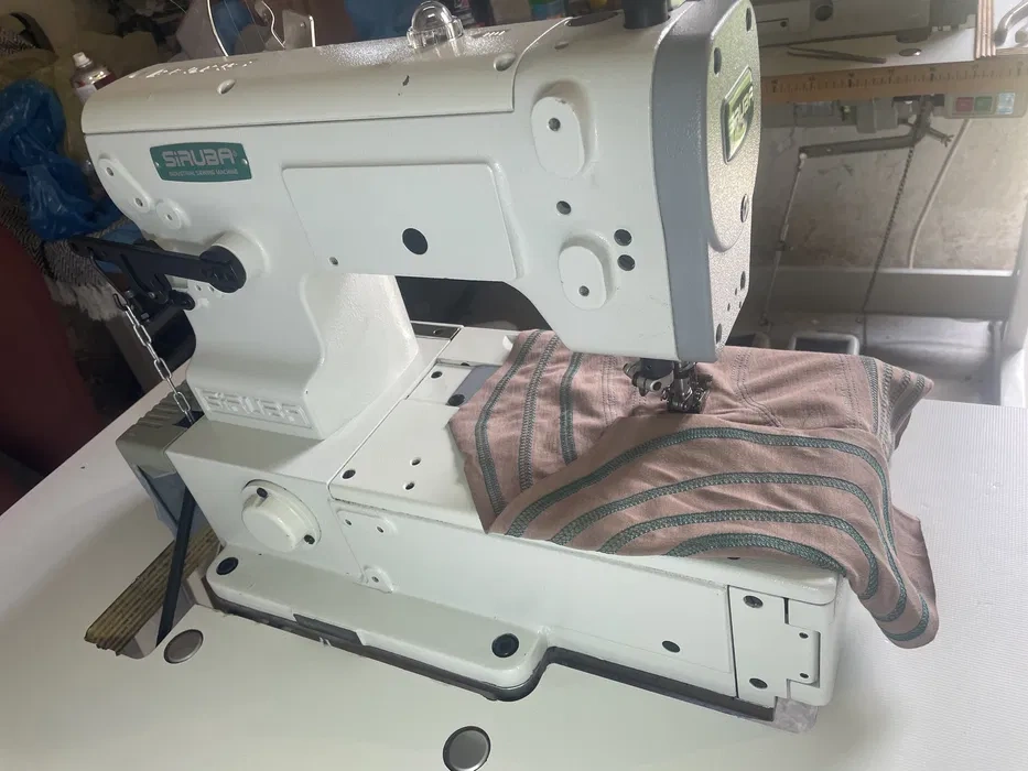 Průmyslový coverlock Siruba F007J - 3