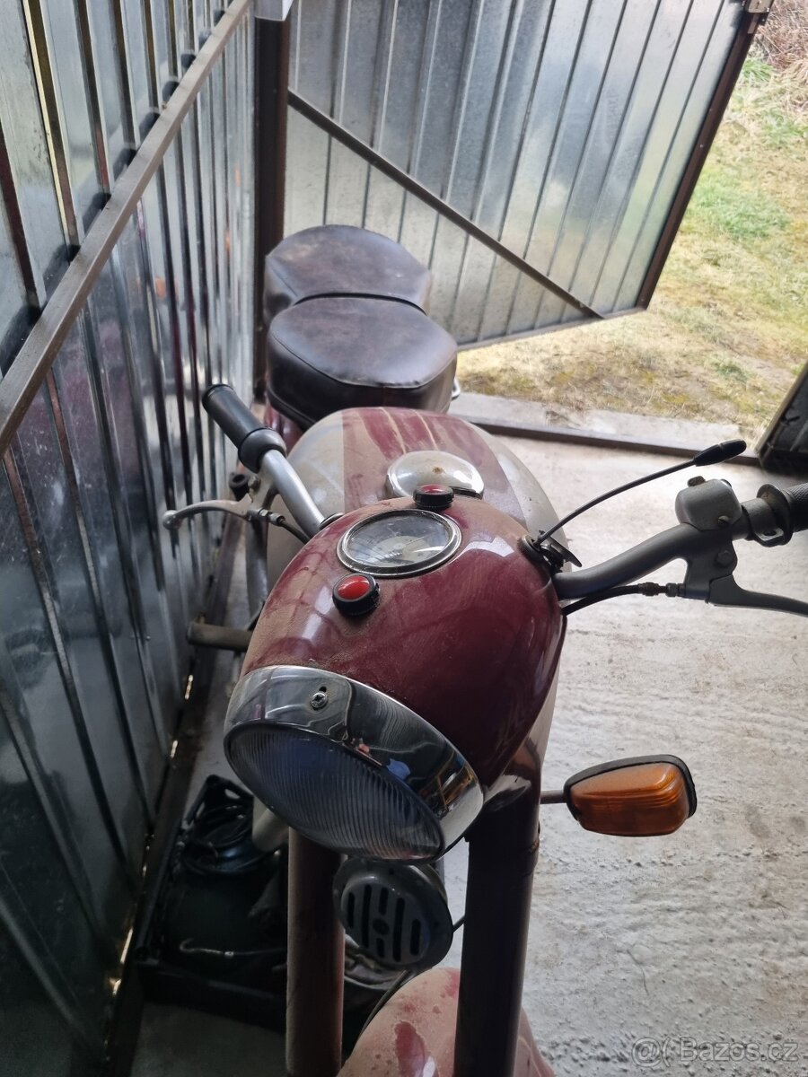 Jawa 250 - 3