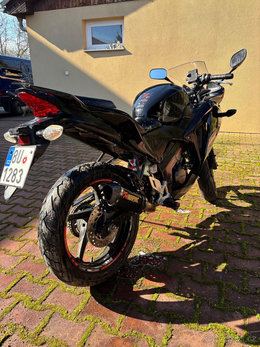 Honda CBR125R - 3