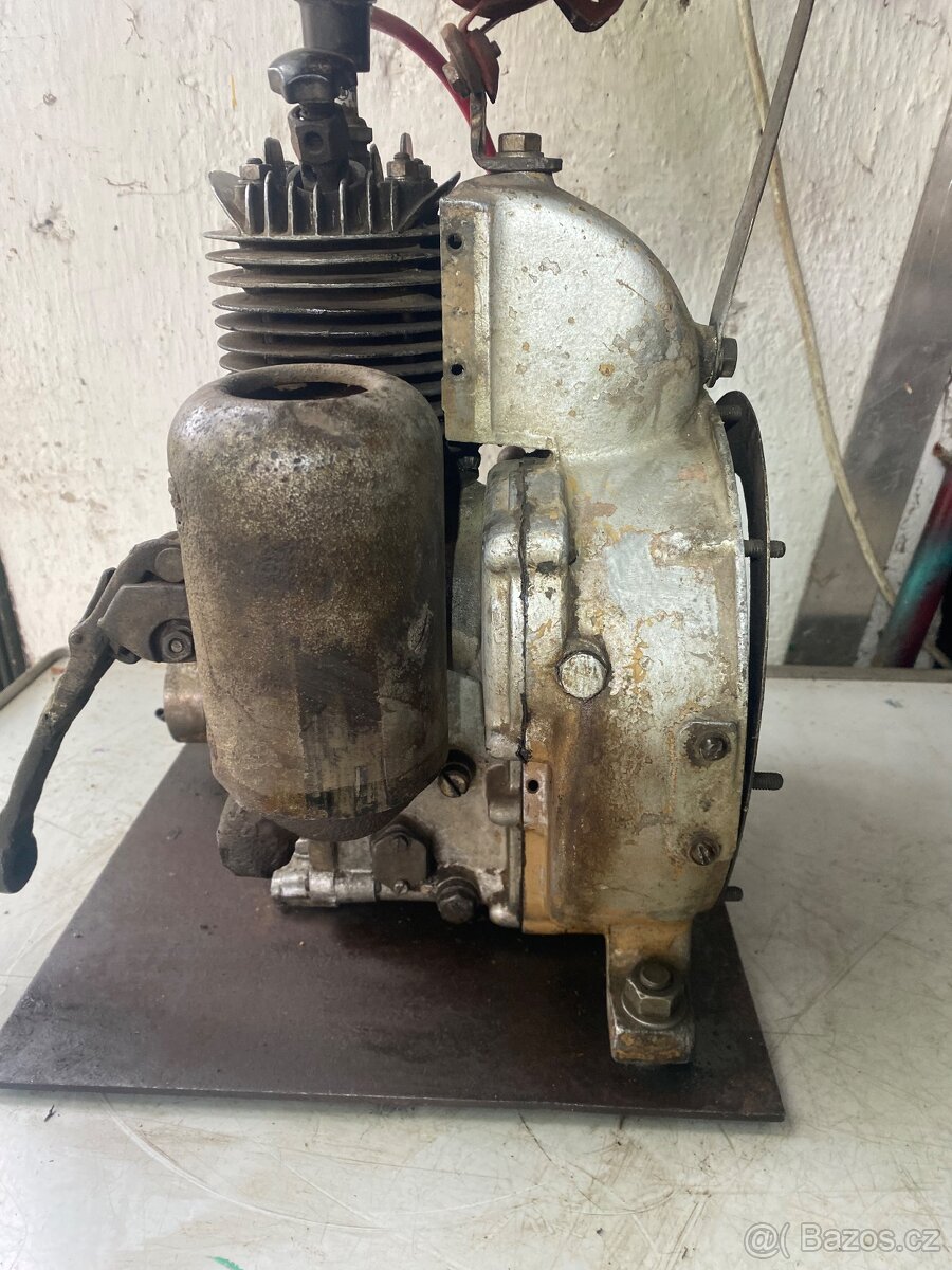 Německý stabilní motor,centrála,DKW,auto union,mk r 12 - 3