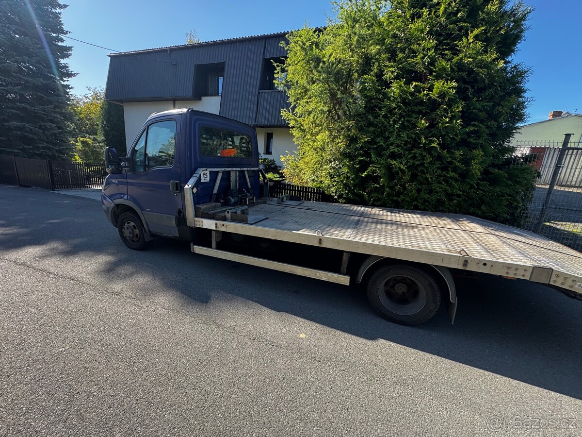 Odtahova souprava iveco daily 3.0 vlek dvojplato 8,5 m