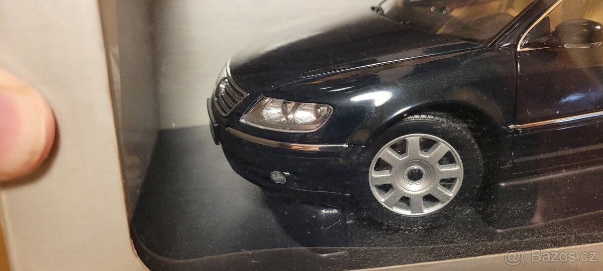 Volkswagen Phaeton model 1:18 originál VW - 3