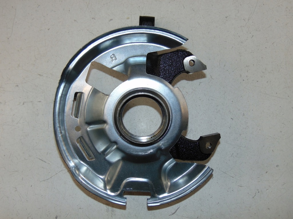 Mazda 323 BF náboj kola - 3