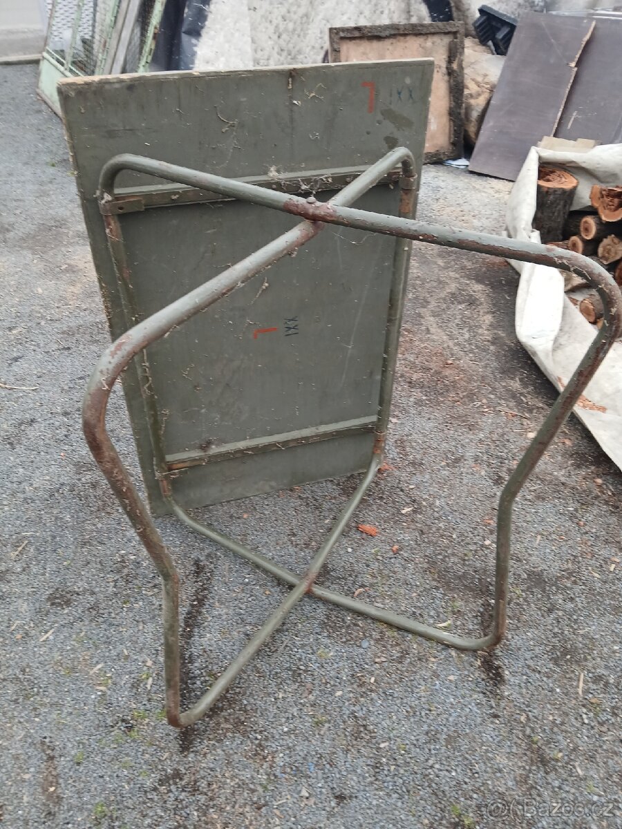 Vojenský polní stůl ČSLA - 3