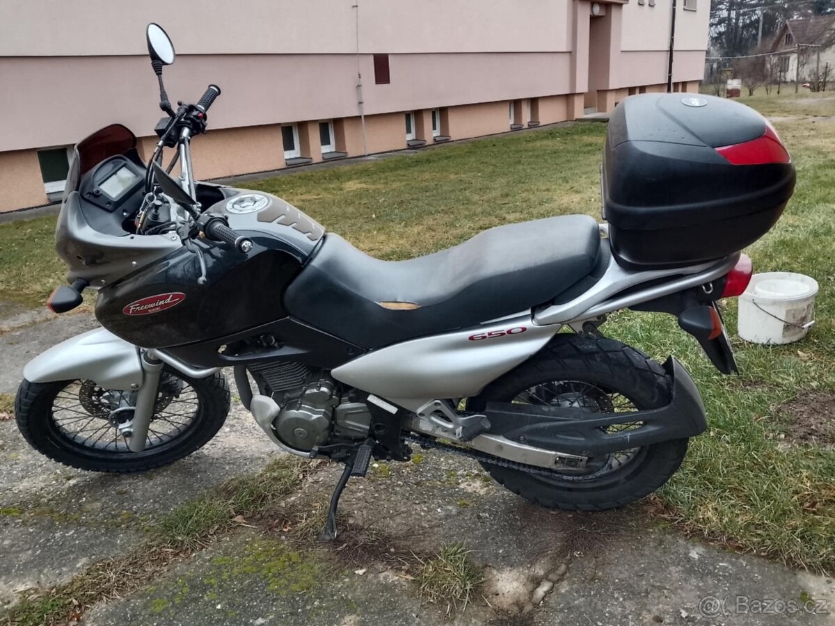 Suzuki Freewind XF650 - 3