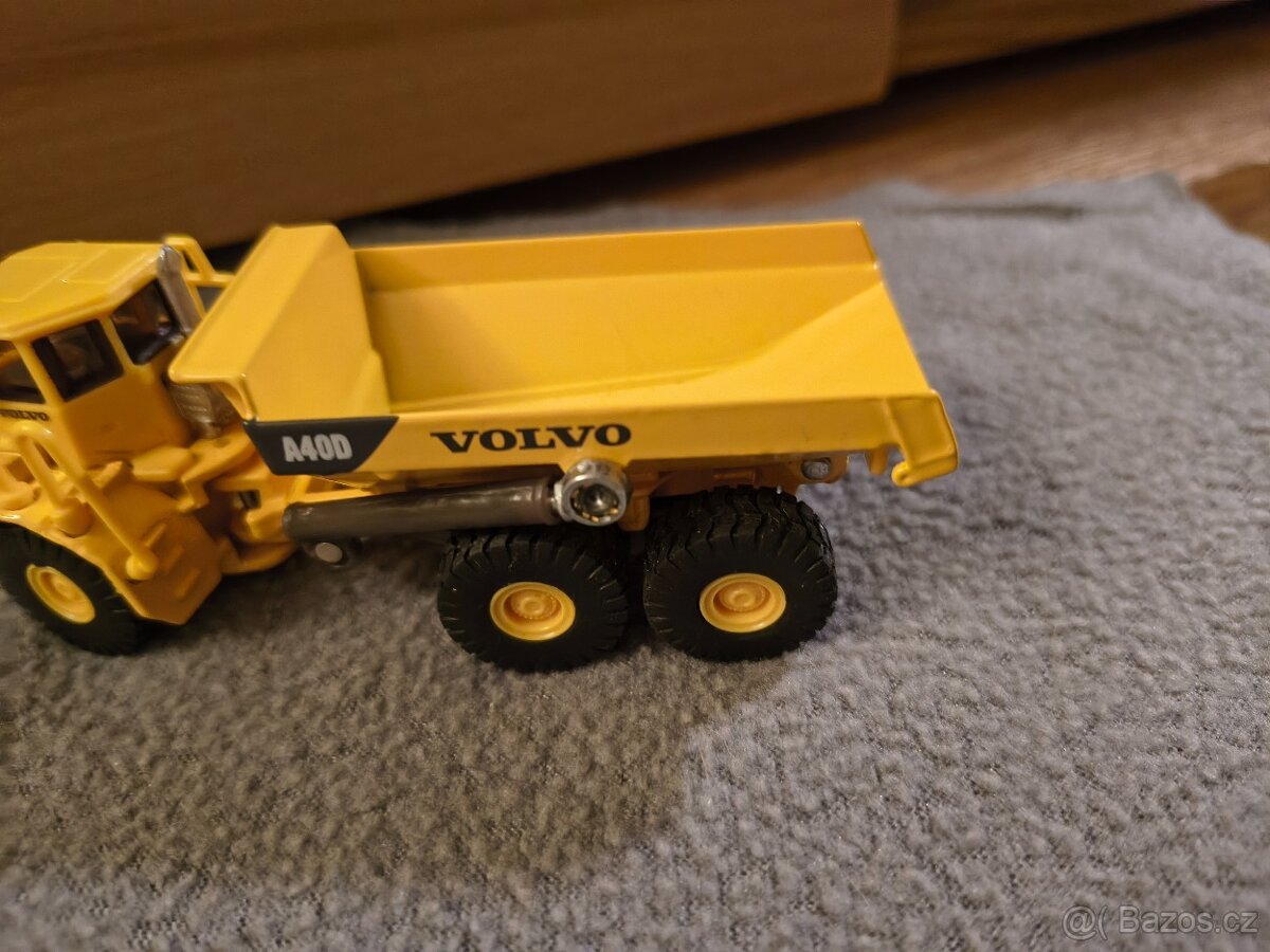 Siku 1877 Dampr Volvo - 3