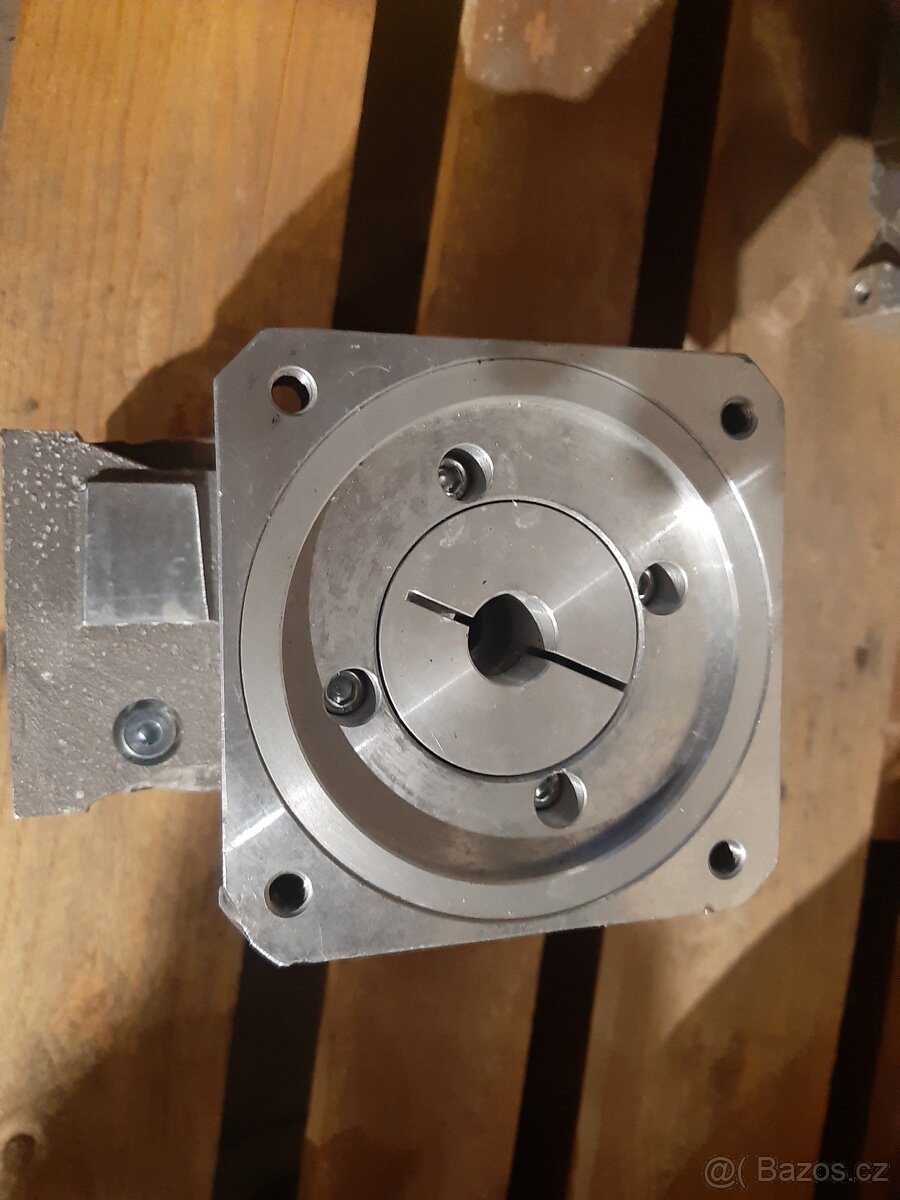 uhlová převodovka Dynabox Basic 45 - 3