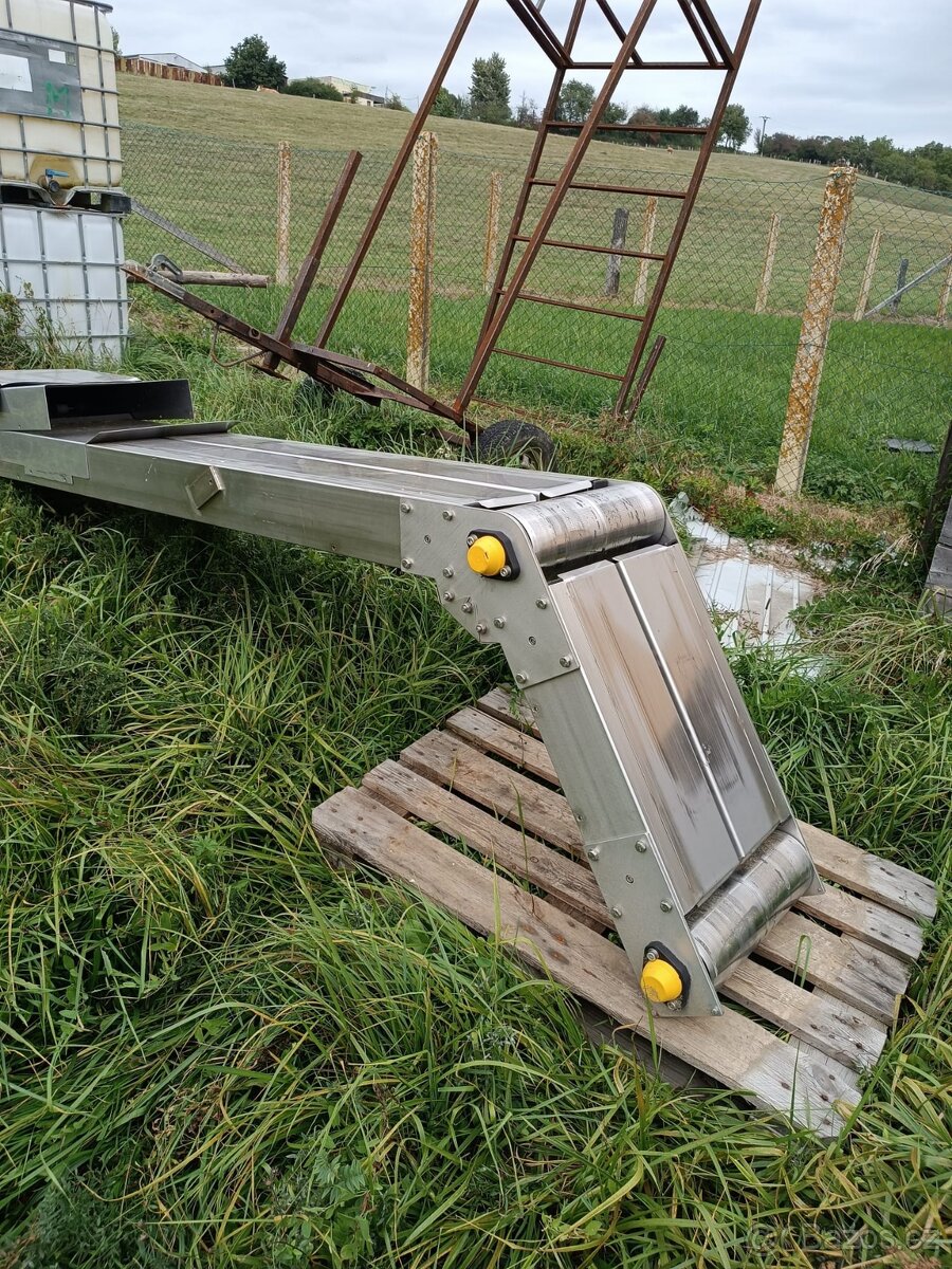 Nerezový pásový dopravník cca 6 m - 3