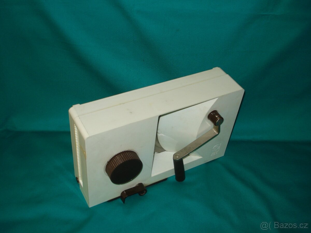 Kráječ na chleba, ruční - 3