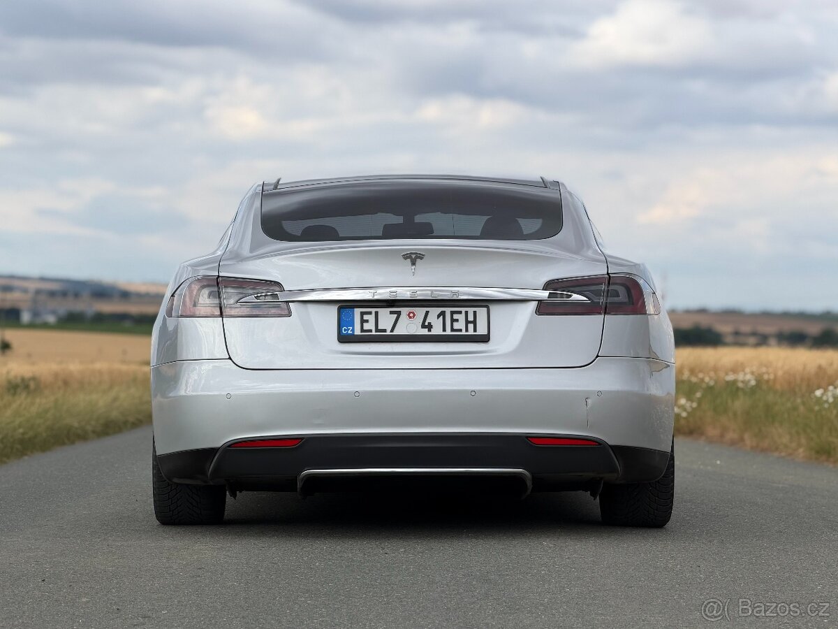 Tesla S 10/2013 - 3