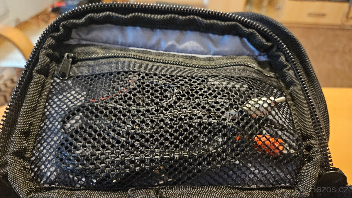 Nabizim krásný a kvalitní fotoaparát zrcadlovku Canon - 3