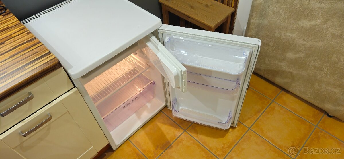 Lednice s mrazákem Zanussi - bílá - 3