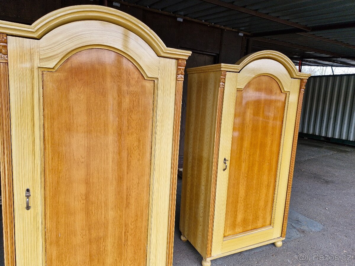 Starožitné skříně a komoda - 3